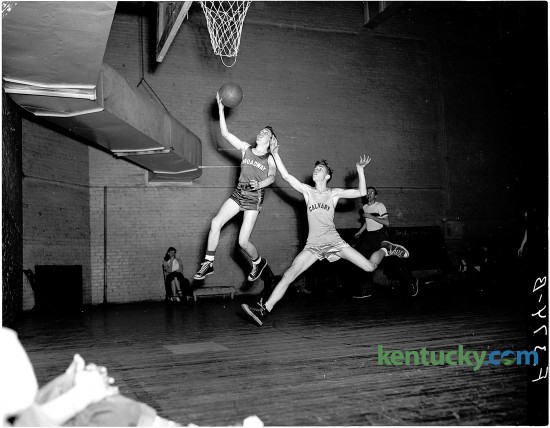 Basketball game at the Lexington YMCA between Calvary Baptist Church and Broadway Christian Church, February, 1951. Herald-Leader archive photo