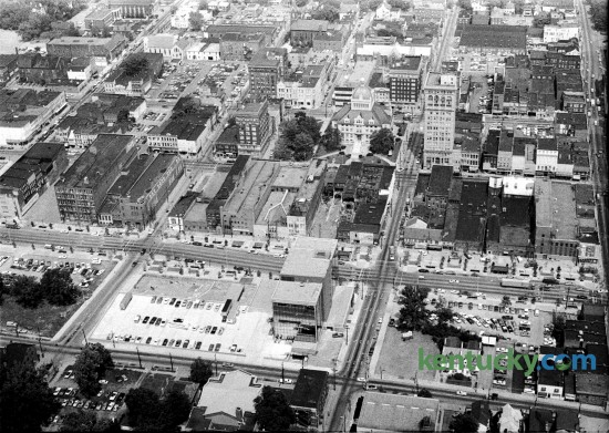 Aerial picture of downtown Lexington, Aug. 27, 1972. Running right to left across the middle of the picture is West Vince Street. The block just above West Vine Street in the middles of the picture is what is now the Lexington Financial Center, locally known as Fifth Third or the "Big Blue Building." Across Main Street in the middle is the The Fayette County Courthouse. Herald-Leader archive photo