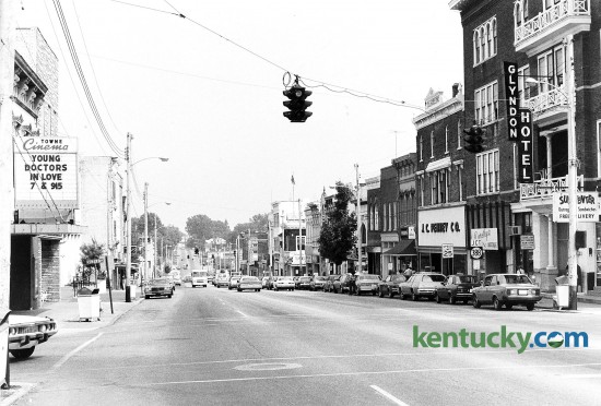 Downtown Richmond, looking east down Main Street, July 26, 1982. The movie theater on the left side was torn down and is now the site of city hall. Photo by John C. Wyatt | staff