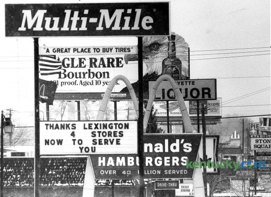 Billboards and signs on Nicholasville Road, just inside New Circle Road near Moore Drive in Lexington, Feb. 25, 1983. Photo by David Cooper | staff
