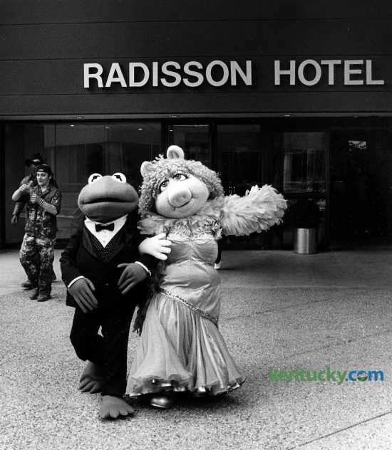 "Muppets" stars Miss Piggy and Kermit the Frog checked in to the Radisson Hotel March 14, 1985 before they took a carriage ride through downtown Lexington. The stars arrived at the hotel in a limousine. Built by The Webb Companies in 1982, The Radisson Plaza Hotel became a Hilton hotel in 2009. Photo by Nick Nickerson | staff file photo