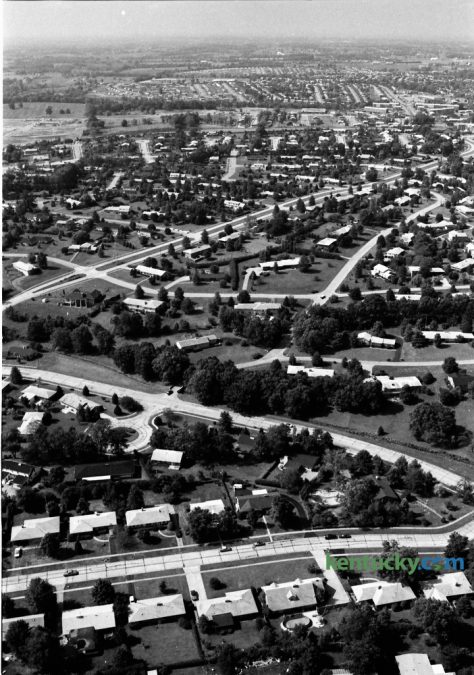 Aerial view of the Lansdowne residential area in late August 1973. The road running left to right at the bottom of the photo is Hildeen Drive. Zandale Drive is just above Hildeen running diagonally left to right. The divided Lansdowne Drive can be seen near the middle of the photo running toward the top right. This photo was used in the September 9 Herald-Leader as the cover photo for the Home Fashion Section. Photo by John C. Wyatt | Staff